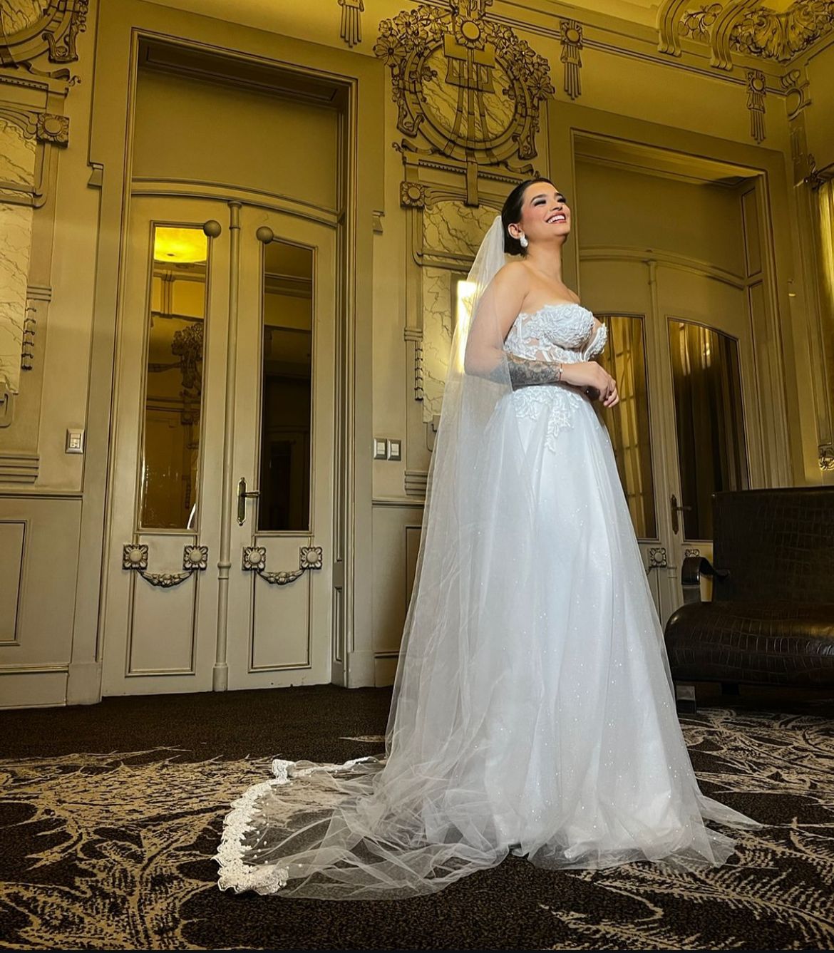 Vestido de novia completo diseñado por Flavia Roldán